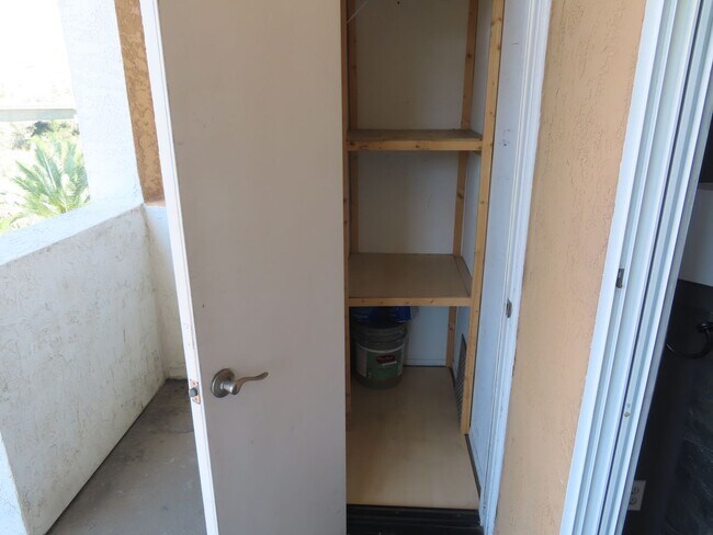 Building Photo - Two Bedroom Condo in the Heart of Mission Valley