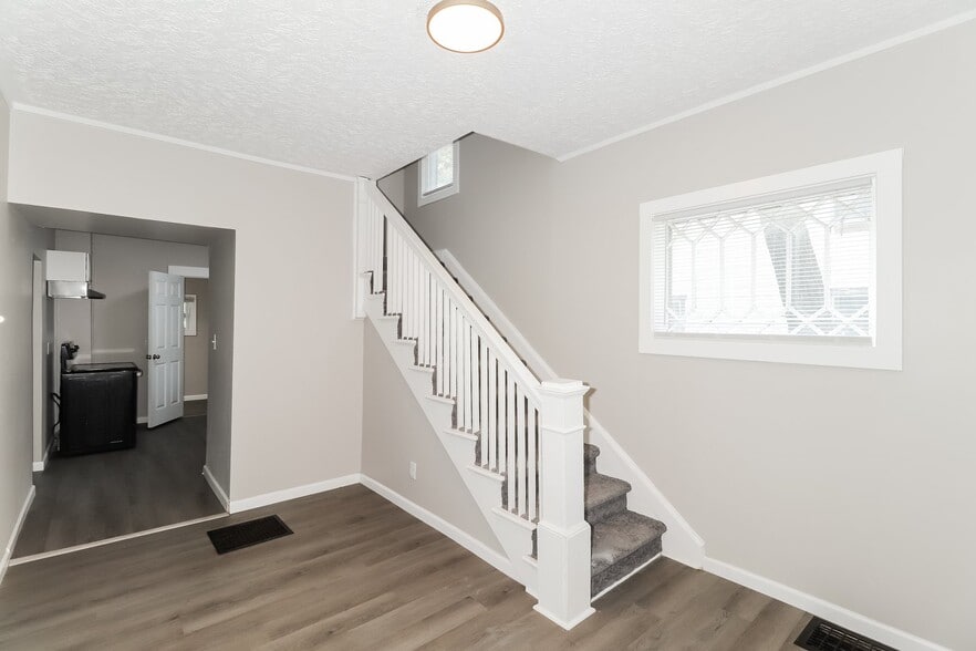 Building Photo - 1014 Benham Ct