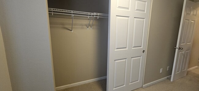 Building Photo - 11112 NE 124th Ln