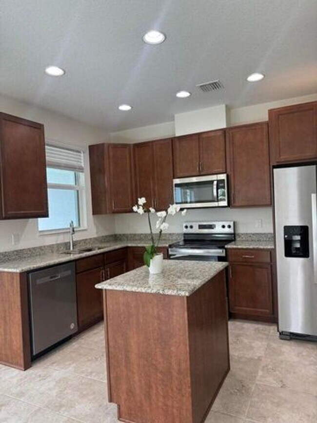 Building Photo - 16452 Millenium Ct