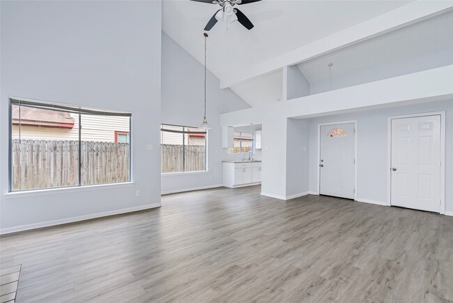 Building Photo - 2527 Silver Trumpet Dr
