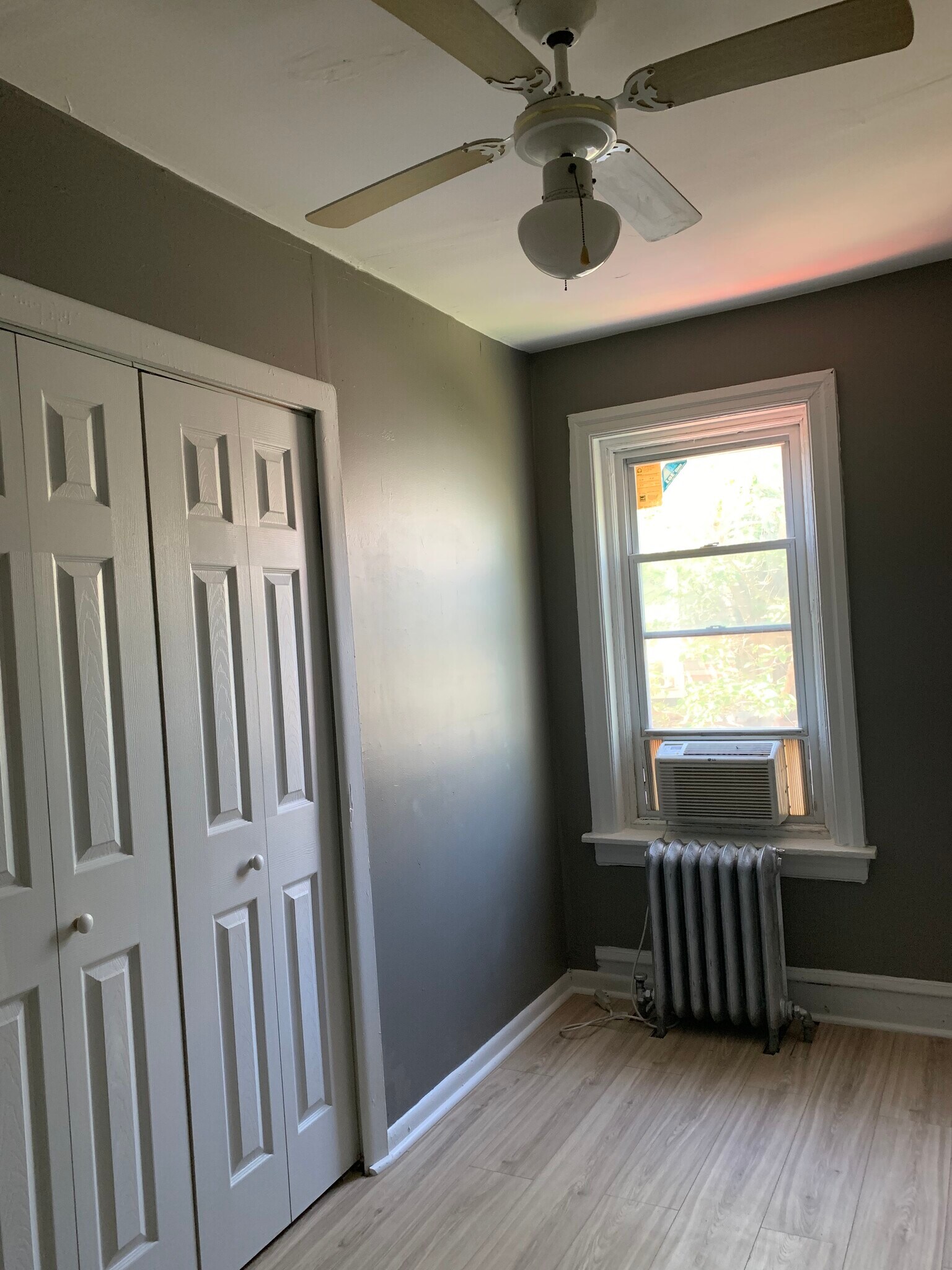 Middle Bedroom - 5235 Beaumont Ave