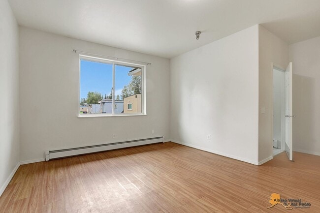 Building Photo - 1105 W 34th Ave