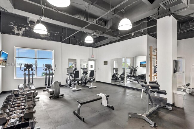 Building Photo - 2751 S Ocean Dr
