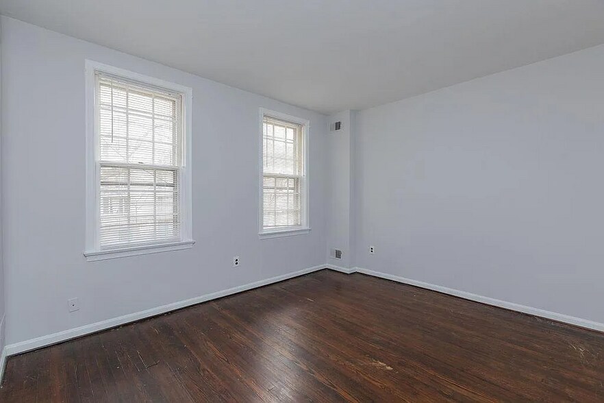 Building Photo - 955 25th St NW