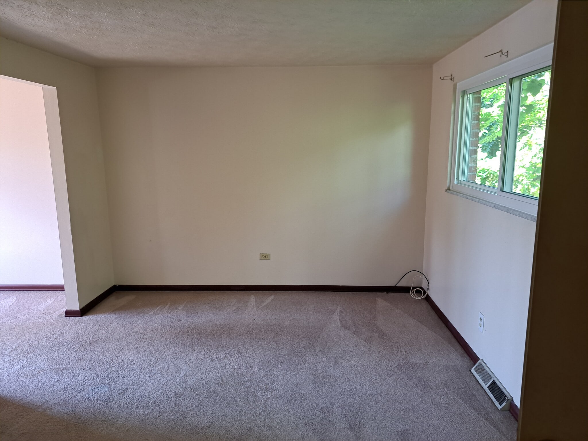 Living room - 3309 W Run Rd