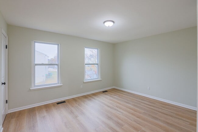 Building Photo - 758 Custis St