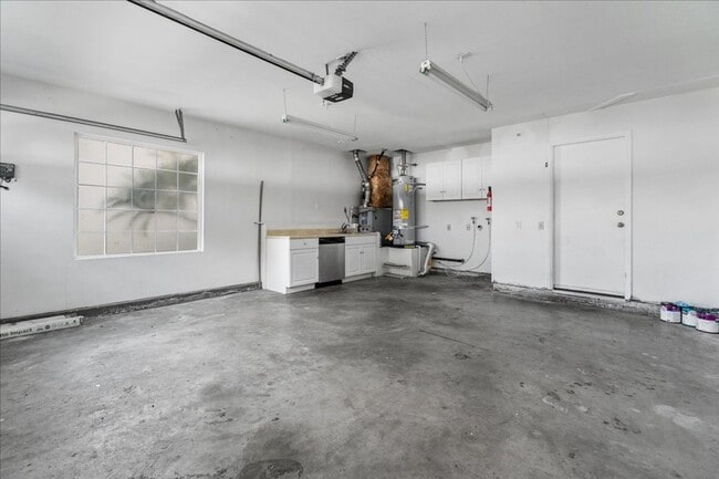 Building Photo - Bright Single Story Home with Open Layout and Private Yard