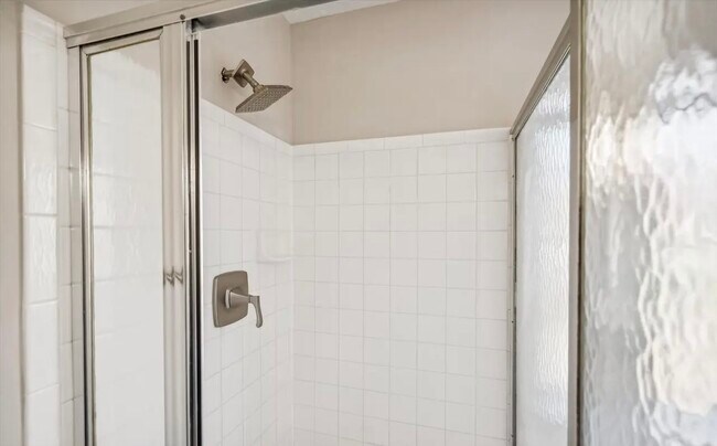 Building Photo - 12828 Dunkirk Dr