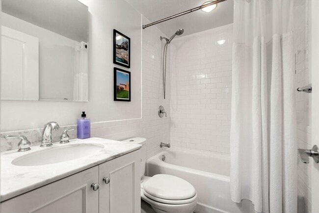 Building Photo - 20 Chapel St