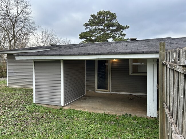 Building Photo - 2205 Evans Ave NW