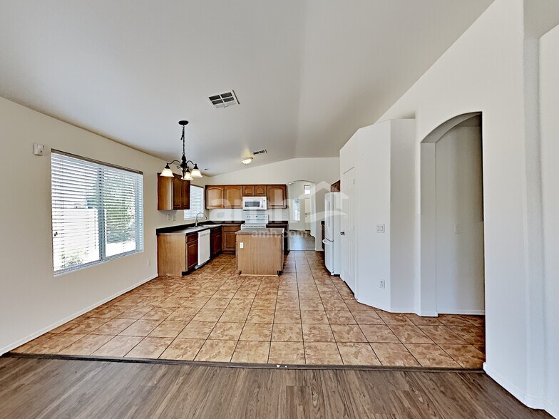 Building Photo - 9910 W Atlantis Way