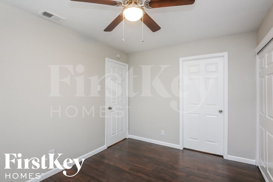 Building Photo - 7640 Ryan Ridge Dr
