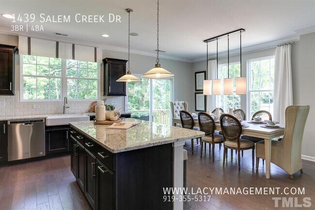 Building Photo - 1439 Salem Creek Dr