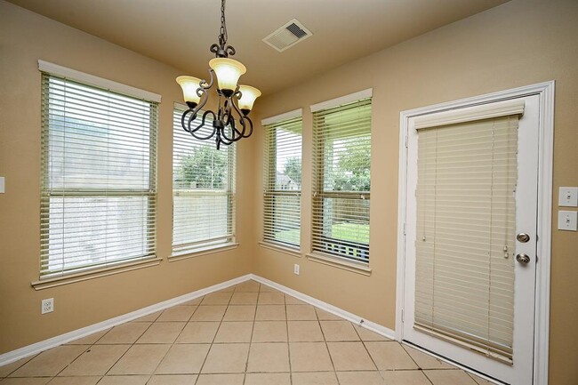 Building Photo - 7818 Iris Glen Ln