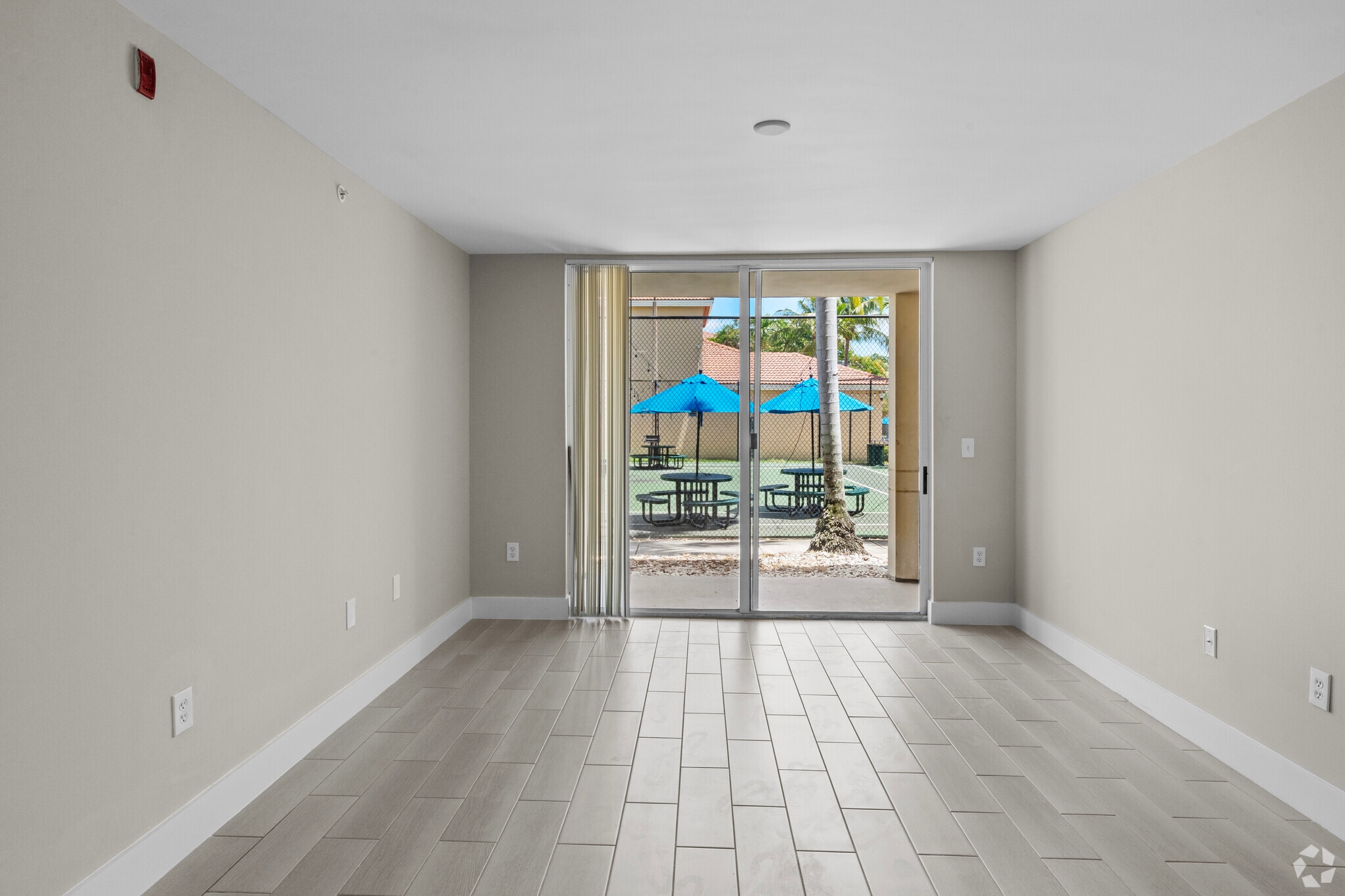 1BR, 1BA - 751SF - Living Room - Vista Verde at Coconut Creek