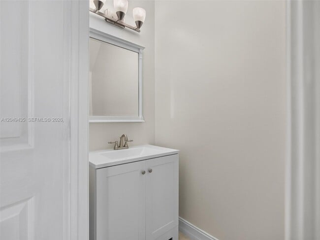 Building Photo - 2475 Cordoba Bend