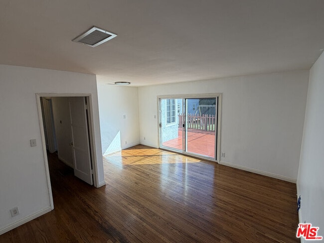 Building Photo - 6434 W 87th St