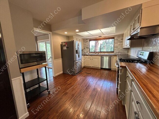 Building Photo - 4891 W Chippewa Dr