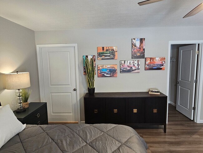 Building Photo - Vroooom . . . . the ROAD is calling. . . .Fully furnished themed rental includes all utilities an...