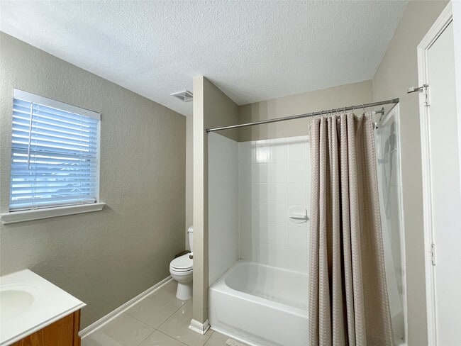 Building Photo - 2642 Skyview Ridge Ct