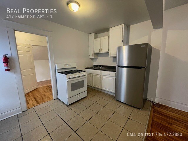 Building Photo - 417 Emmet St