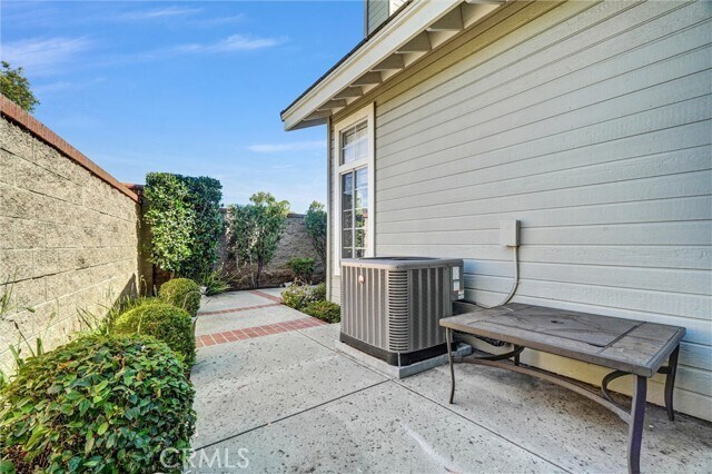 Building Photo - 13635 Almond St