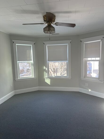 Building Photo - 53 Marshland St