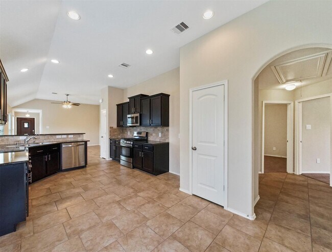 Building Photo - 20751 Winghaven Dr