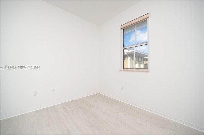 Building Photo - 10885 NW 89th Terrace