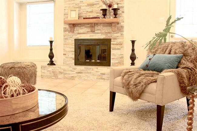 Building Photo - 10306 Bob White Dr