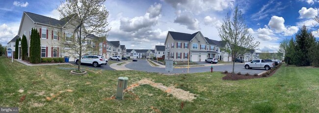 Building Photo - 114 Bowling Green Cir