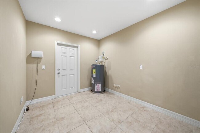 Building Photo - 19238 Climbing Aster Dr