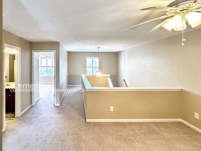 Building Photo - 102 Antler Ridge Cir