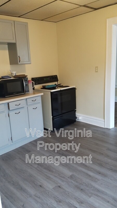 Building Photo - 415 Woodlawn Ave