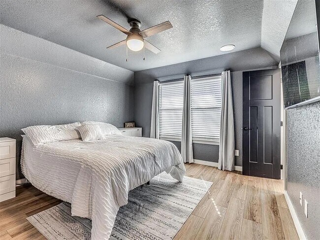 Building Photo - 2912 Canyon Oaks Ct