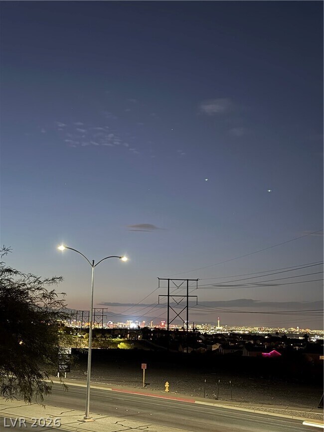 Building Photo - 664 Solitude Point Ave