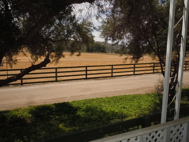 Building Photo - Country Living on Beautiful Melrose Ranch