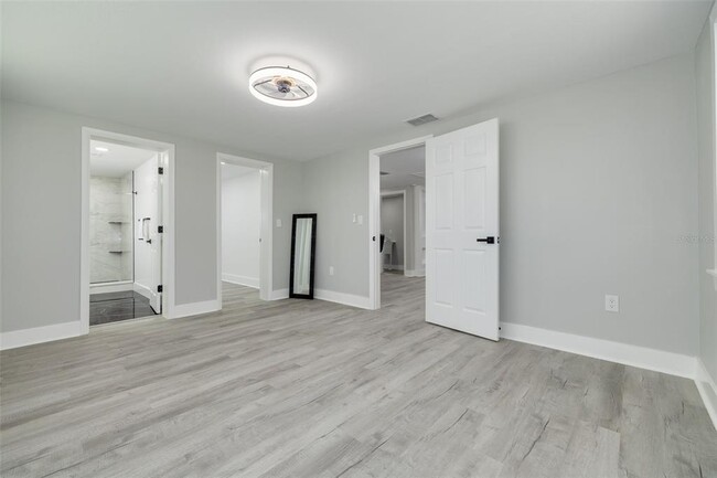 Building Photo - 9124 Lido Ln