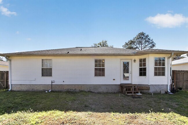 Building Photo - 3151 Forrest Ave