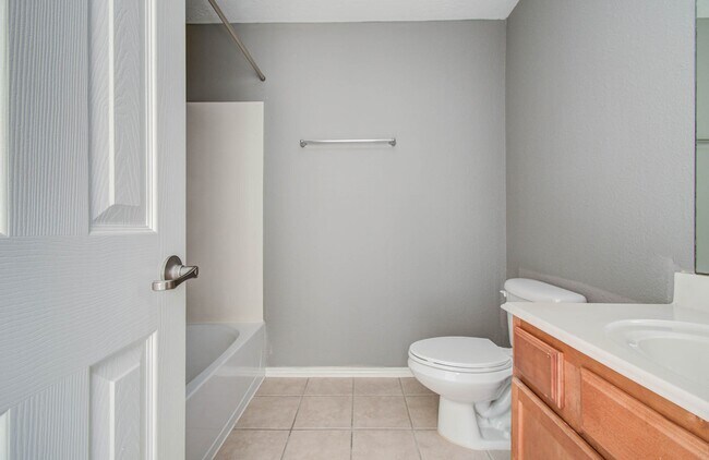 Building Photo - 14034 Chelseahurst Ln