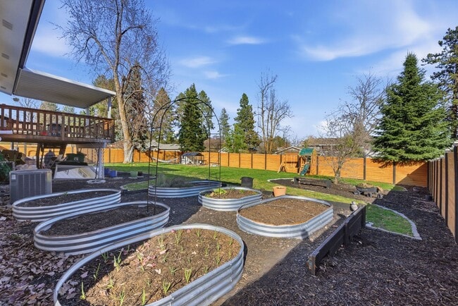 Building Photo - Stunning Fully Renovated 4BR + Bonus on Spokane's South Hill - Chef's Kitchen, 2-Car Garage & Bac...