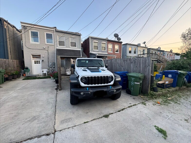Parking pad - 812 W 34th St