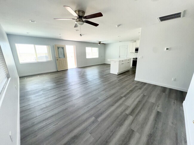 Building Photo - 7343 Dogwood Ave