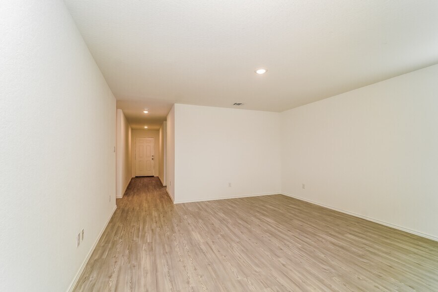 Building Photo - 5931 Sunset Song Ln