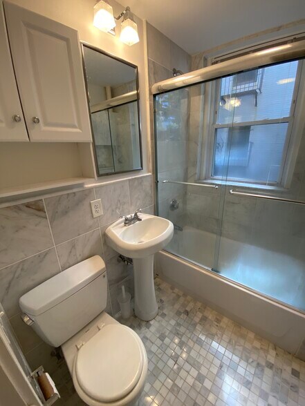 Building Photo - 32 Worthington St