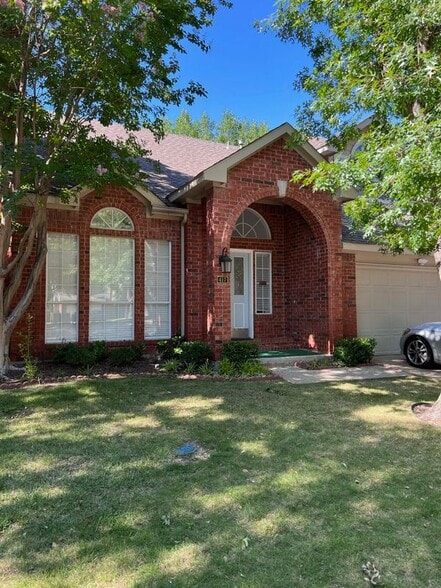 Building Photo - 417 Moonlight Way