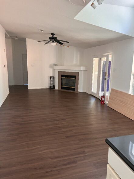 Building Photo - 491 Pine Canyon Dr