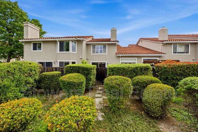 Building Photo - 350 Bellflower Dr