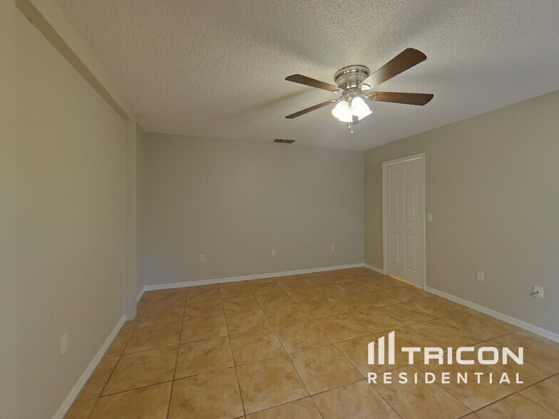 Building Photo - 1301 Wildberry Ln